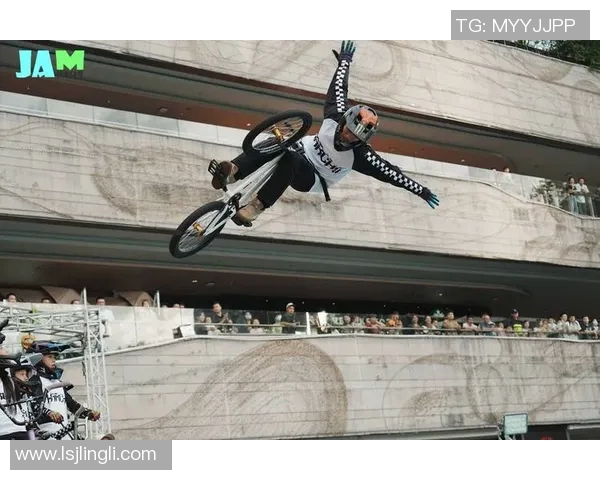 南京极限运动队滑板精英赛逆袭之旅展现青春激情与团队精神