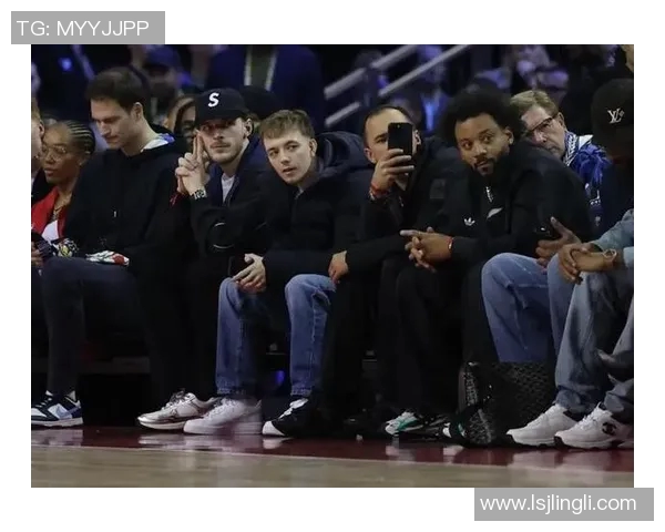 亲历NBA现场的足球明星们展现不一样的魅力与激情